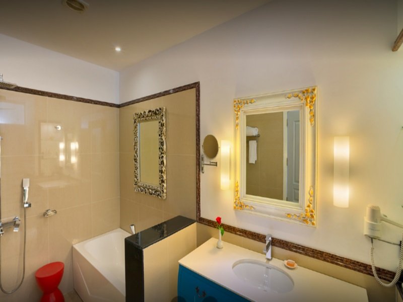 Фото Mayfair Waves