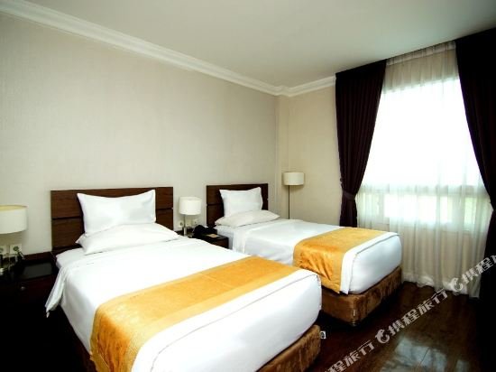 Фото Forbis Hotel