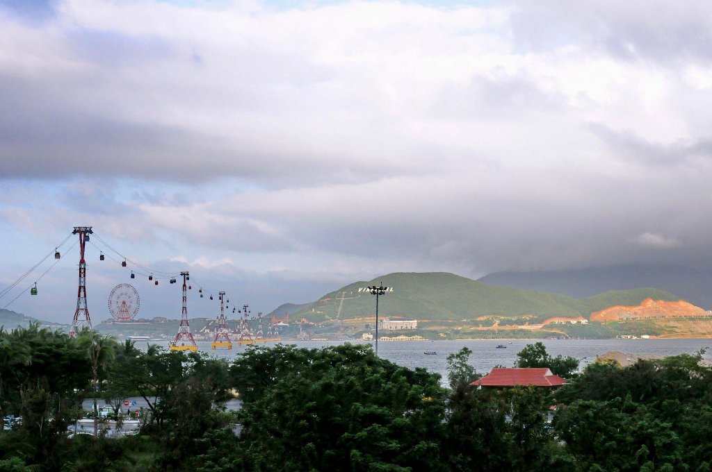 Фото Crown Nguyen Hoang Hotel