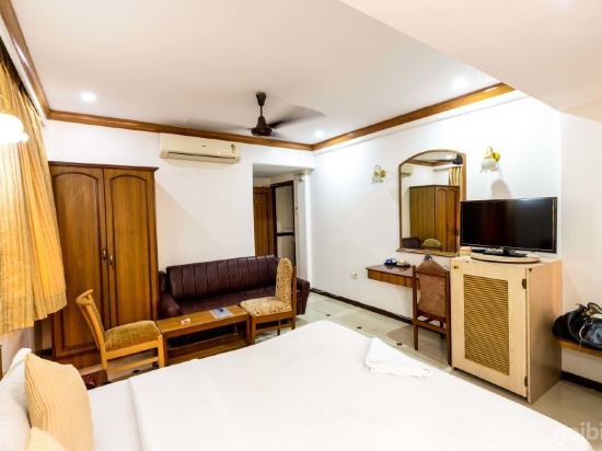 Фото Hotel Parklane