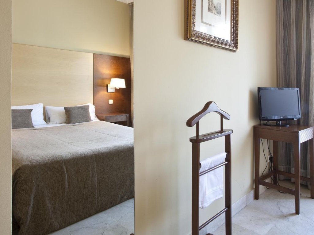 Фото Barrio de Salamanca Suites