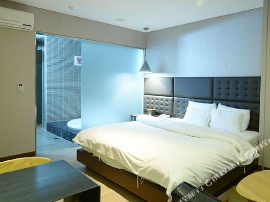 Фото F Hotel Yeongdeungpo