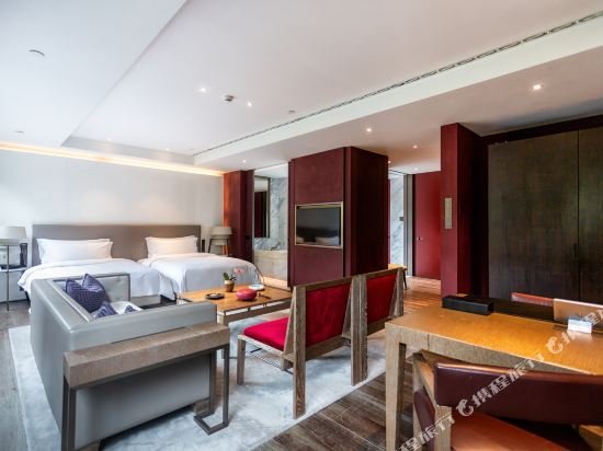 Фото Atour Hotel Dufu's Thatched Cottage Chengdu