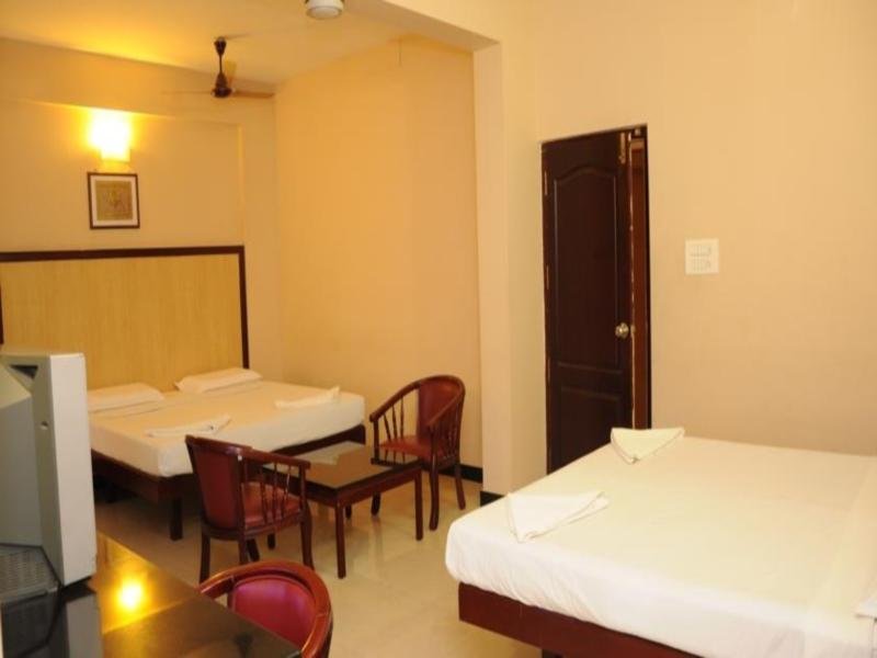 Фото Hotel Subham