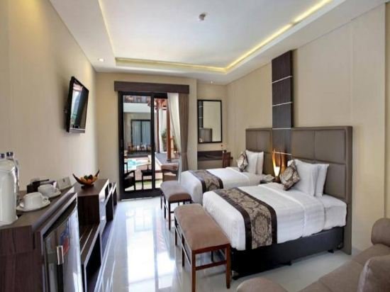 Фото D'Penjor Seminyak Hotel