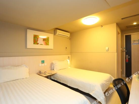 Фото Jinjiang Inn Chuangchun Quanan Square