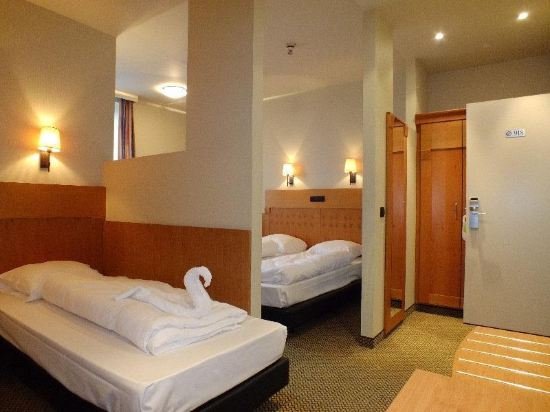 Фото Century Hotel Antwerpen