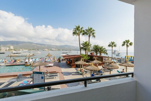 Гостиница Alua Hawaii Mallorca & Suites в Магалуфе