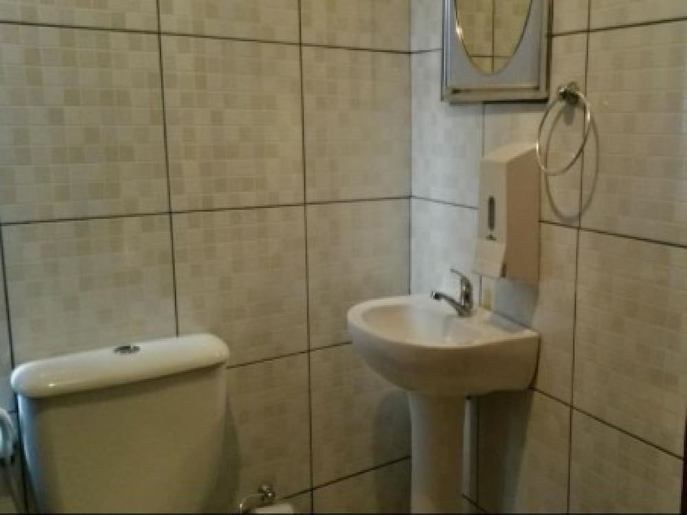 Фото OYO Hotel La Dolce Vita, Rio das Ostras