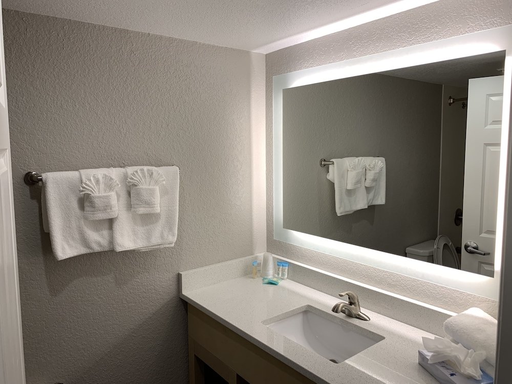 Фото Boardwalk Inn and Suites