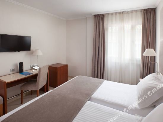 Фото Nh Córdoba Califa Hotel