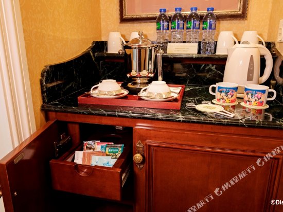 Фото Hong Kong Disneyland Hotel