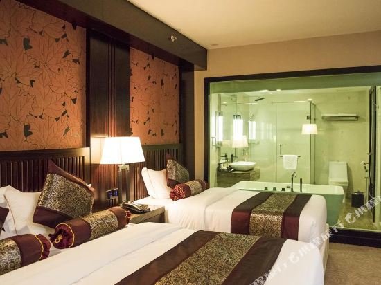 Фото Royale Signature Hotel