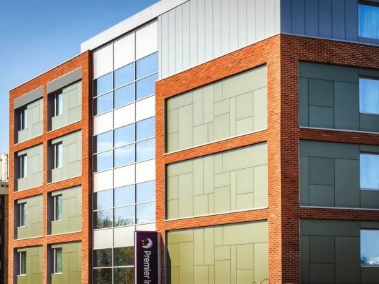 Фото Premier Inn London Southgate