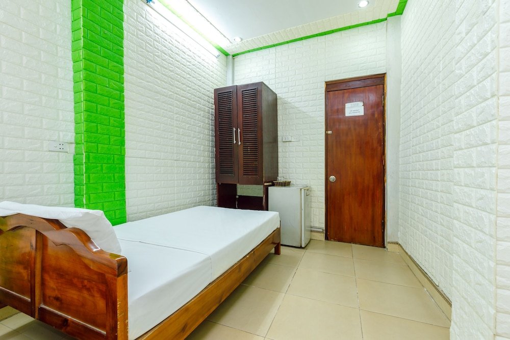 Фото OYO 604 Queen Hotel spot on