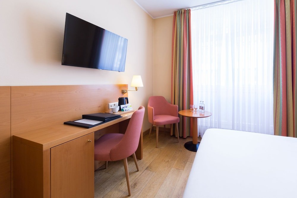 Фото Hôtel Perrin