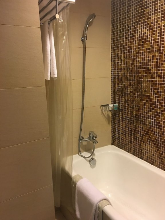 Фото Ramada by Wyndham Hong Kong Harbour View