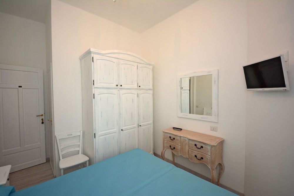 Фото Hotel La Scogliera