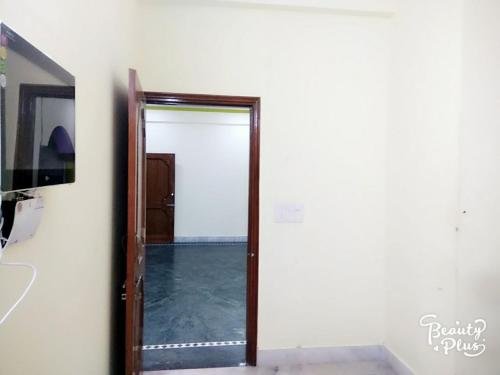 Фото Yoyo Rooms sector 70 Near Sector 62