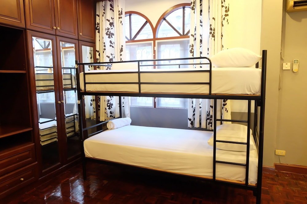 Фото Asoke Montri Hostel