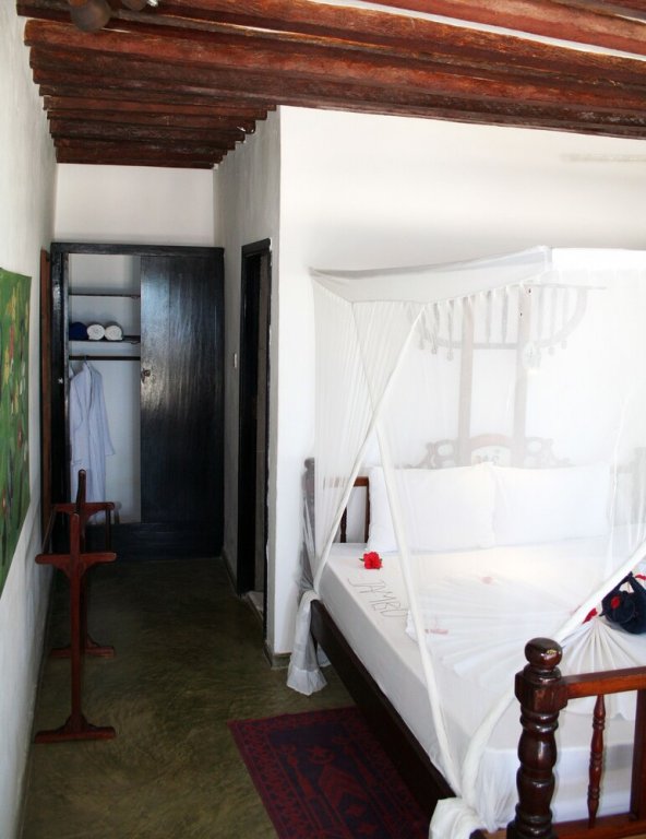 Фото Moonshine Uroa Boutique Hotel