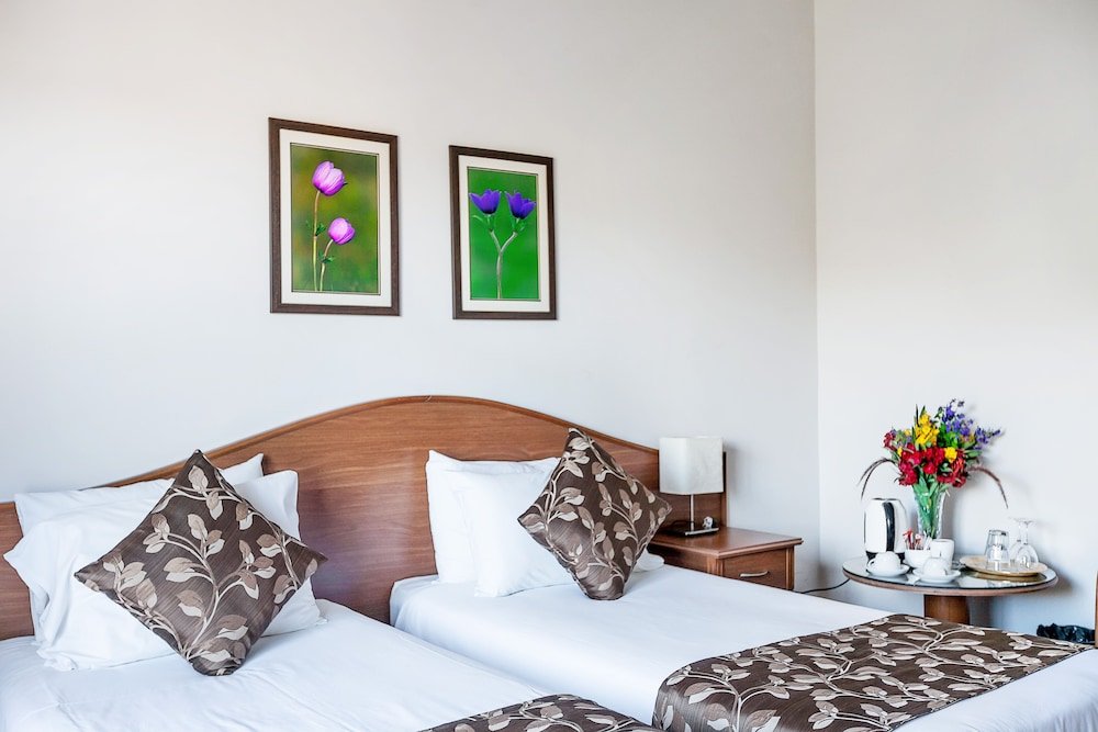 Фото The Ship Inn Hotel