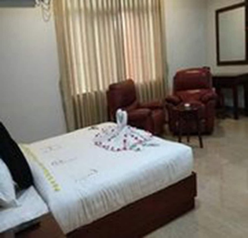 Фото Lanmadaw Plaza Hotel China Town