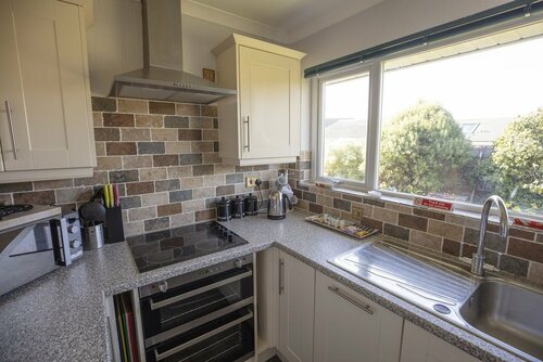 Гостиница The Pines Hotel в Санадже