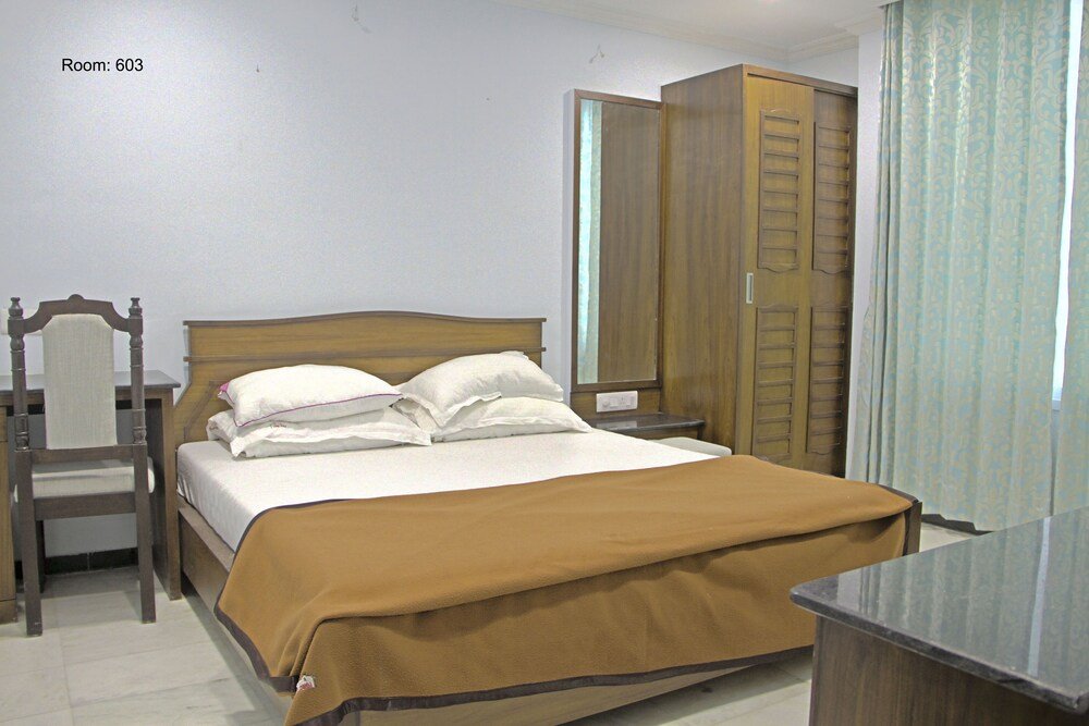 Фото Click White House Residency Vadodara