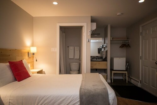 Гостиница Motel Colonial в Римуски