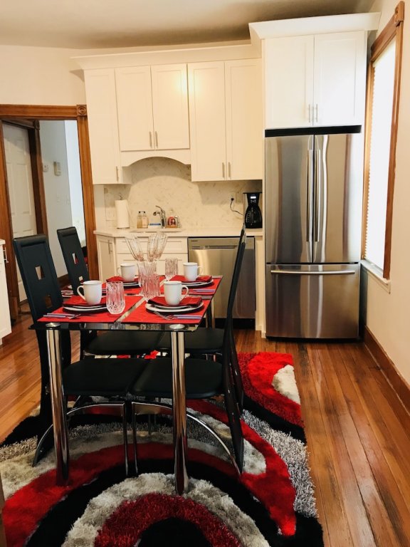 Фото Boston Lodge and Suites