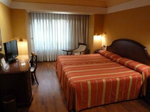 Внешний вид отеля Hotel Corona De Castilla Burgos в Бургосе, фото 5