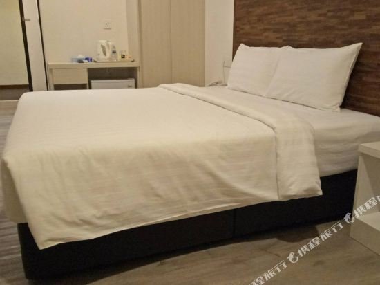 Фото Molek Garden Hotel