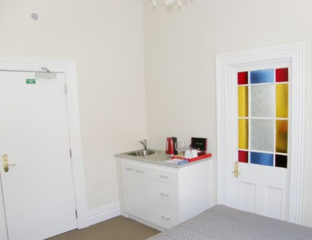 Фото Ponsonby Manor Guest House