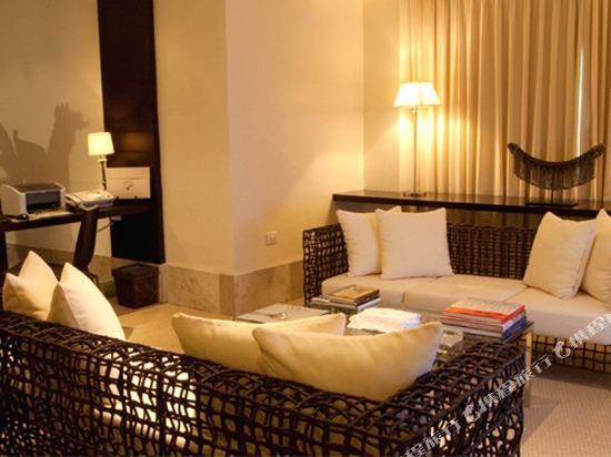 Фото Waterfront Cebu City Hotel & Casino