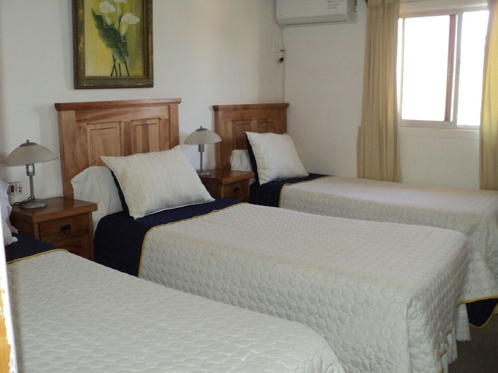 Фото Hostal Casa Familia