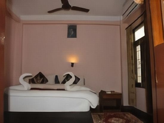 Фото Festoon Hotel