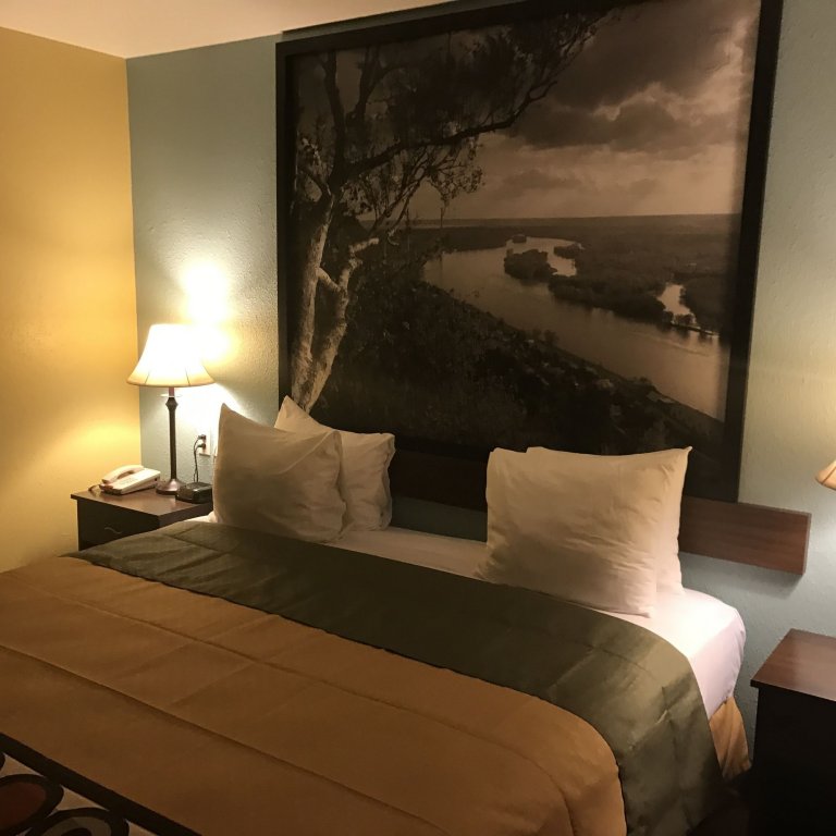 Фото Super 8 by Wyndham Plover Stevens Point Area