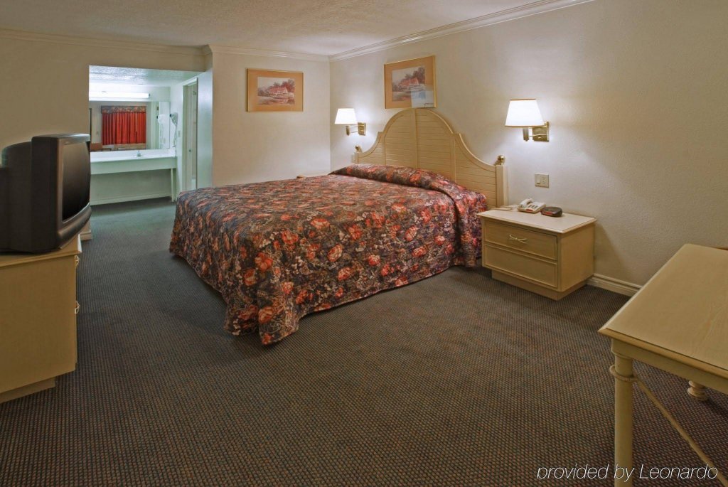 Фото Americas Best Value Inn Azusa Pasadena