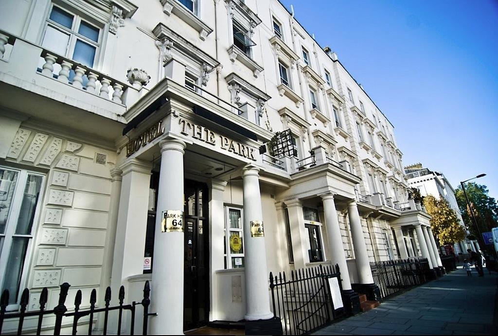 Фото The Park Hotel