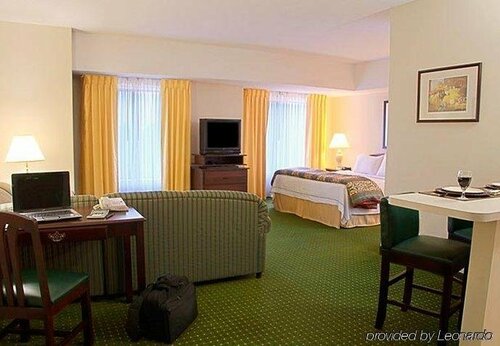 Гостиница Sonesta Es Suites Cleveland Airport