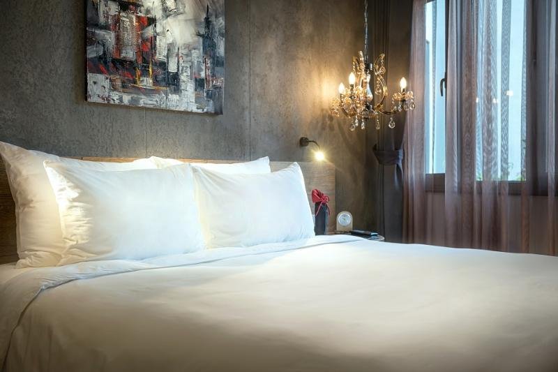 Фото Bespoke Trendy Hotel Hanoi