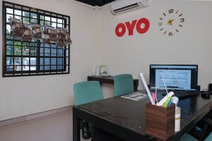 Oyo 90018 River Village Hotel
