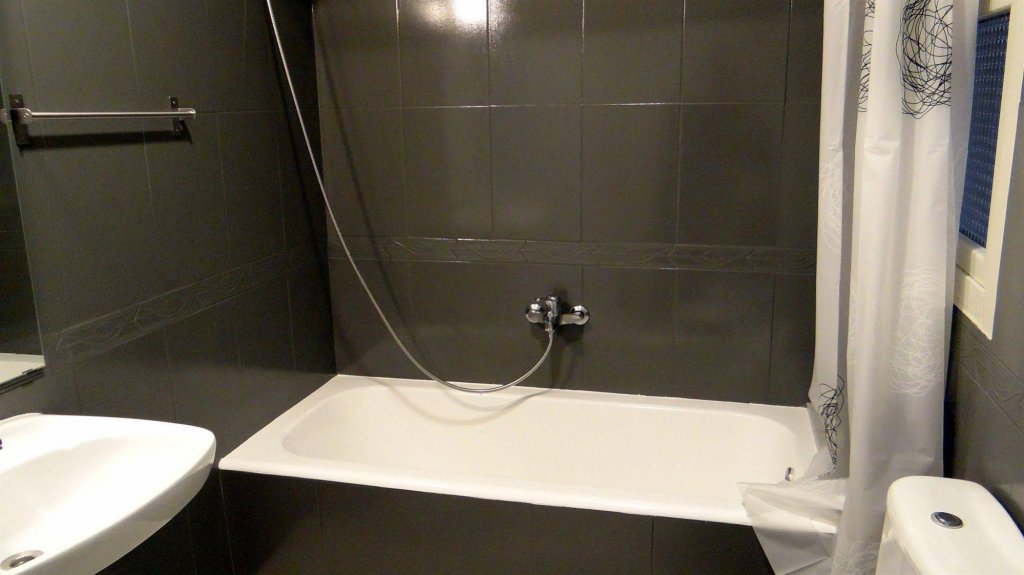 Фото Hostal El Ninot