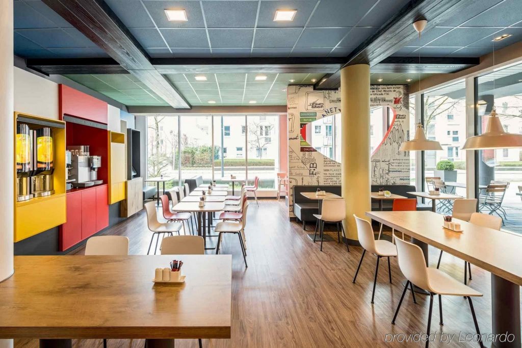 Фото Novotel Suites München Parkstadt Schwabing