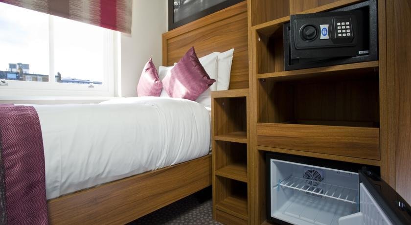 Фото London Court Hotel