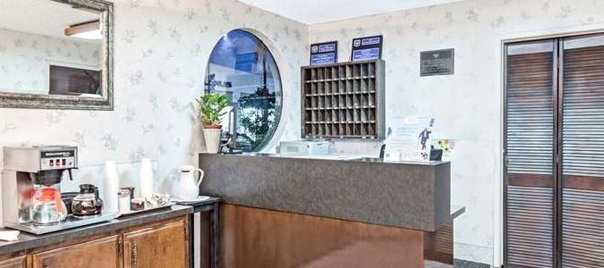 Фото Vantage Point Inn Woodland Hills