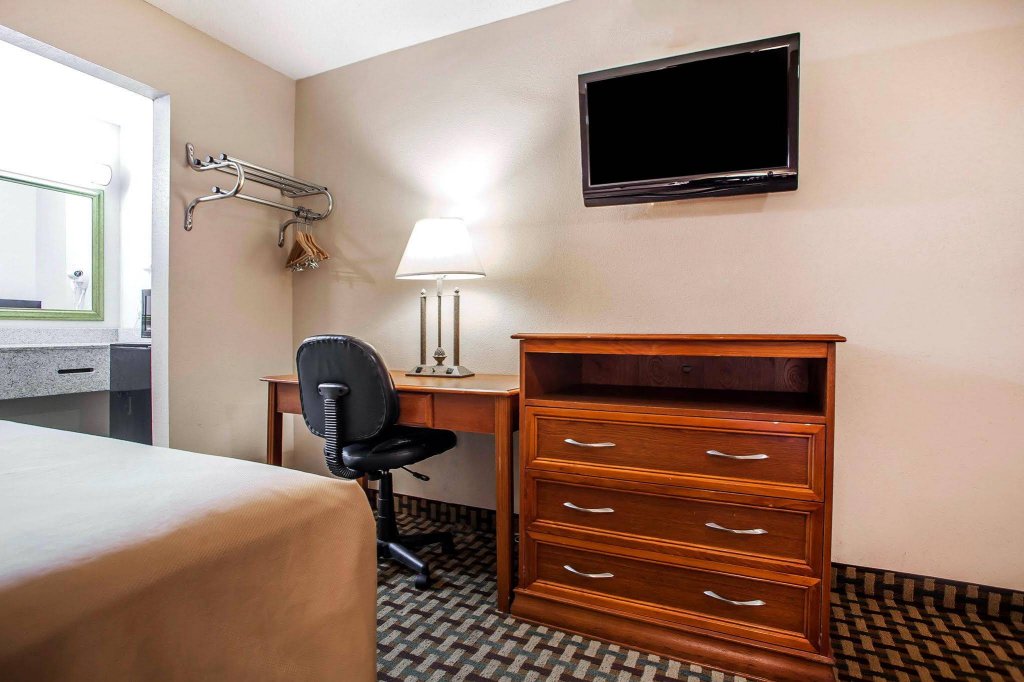 Фото Econo Lodge Mt Laurel