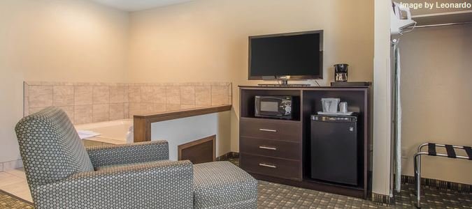 Фото Quality Inn & Suites Decorah