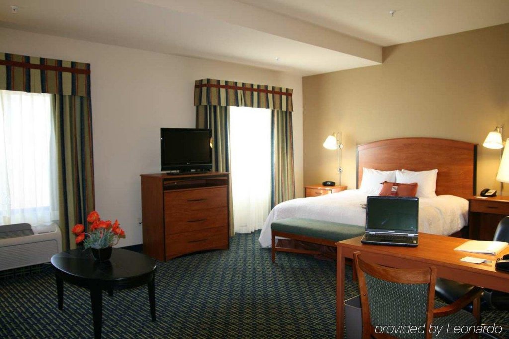 Фото Hampton Inn & Suites Lancaster